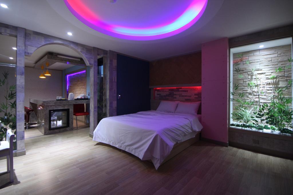 Pohang Wow Motel Quarto foto