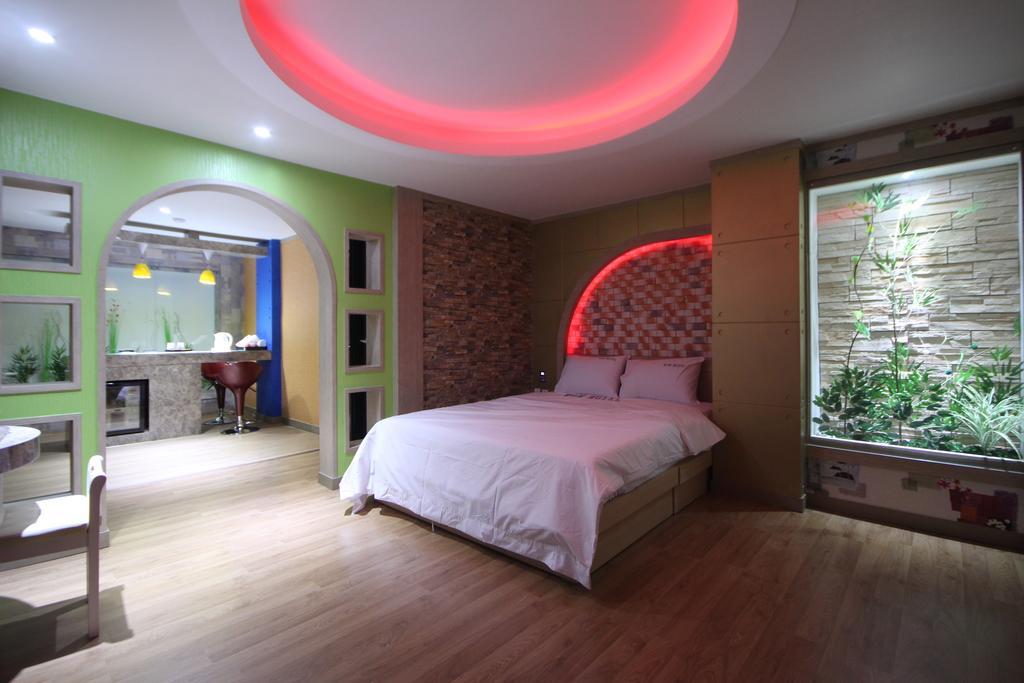 Pohang Wow Motel Quarto foto